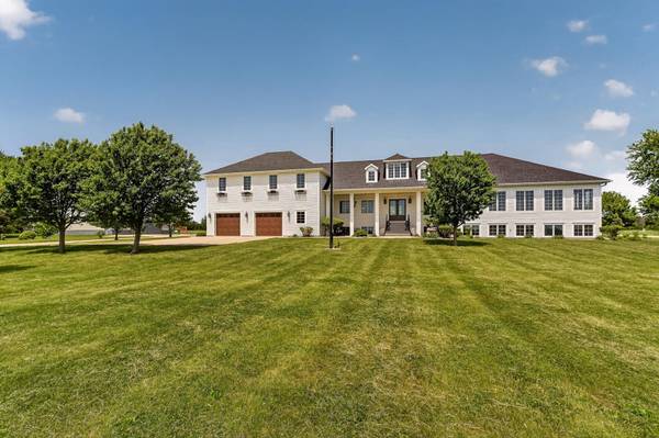 10951 County 8 RD SW, Stewartville, MN 55976