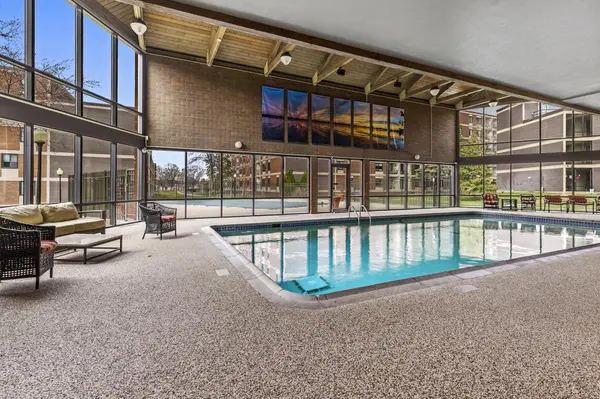 7200 York AVE S #220, Edina, MN 55435