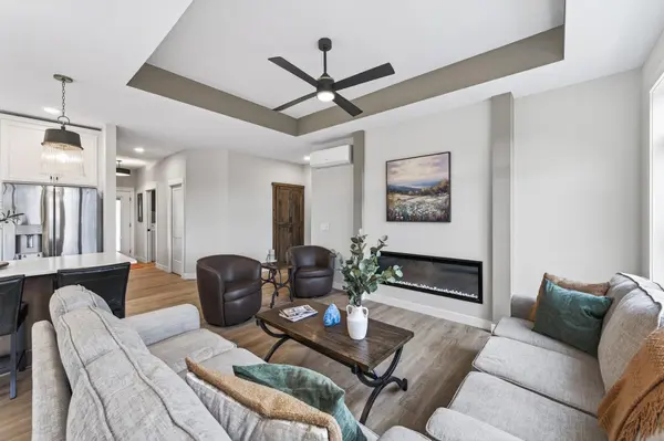 1201 Honeysuckle LN, Cambridge, MN 55008