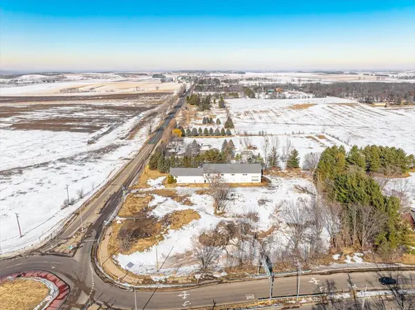 905 120th ST, Roberts, WI 54023