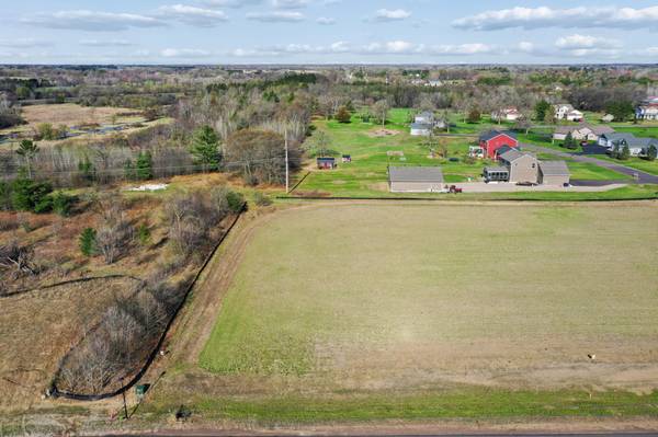 5147 389th TRL, North Branch, MN 55056
