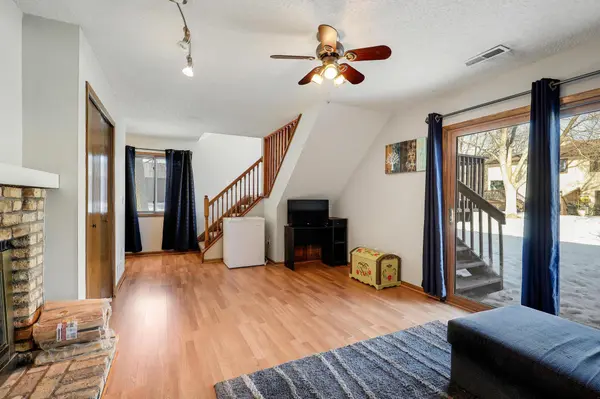 8525 Maplebrook Pkwy N, Brooklyn Park, MN 55445