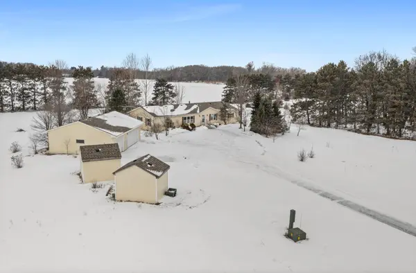 39052 Mica AVE, North Branch, MN 55056