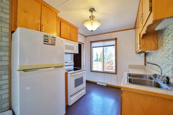 47436 Whistle RD, Isle, MN 56342
