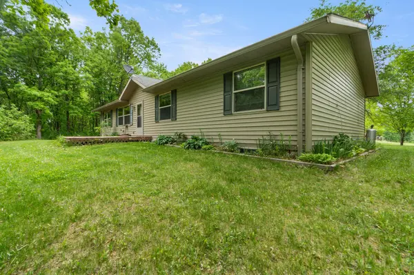 5057 County 40 NW, Hackensack, MN 56452