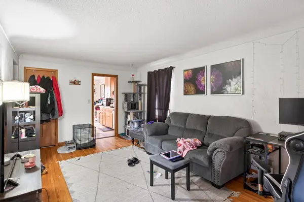 913 Russell ST, Saint Paul, MN 55106