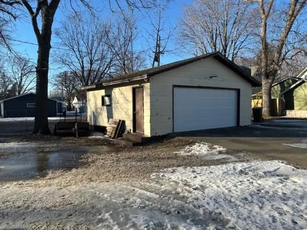 305 S 8th ST, Montevideo, MN 56265
