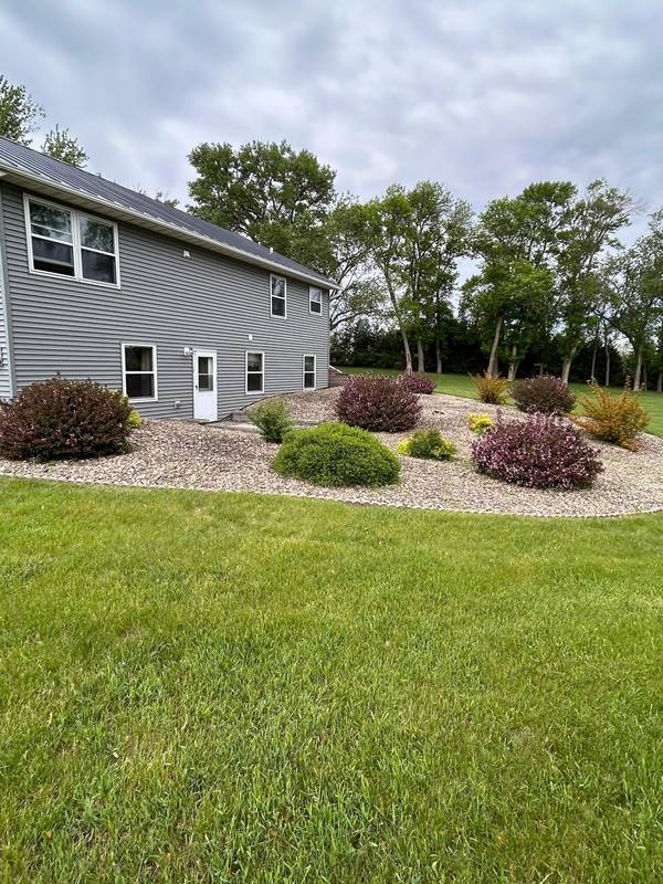 23371 650th AVE, Alden, MN 56009