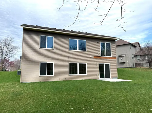 2804 Oak Lawn DR, Northfield, MN 55057