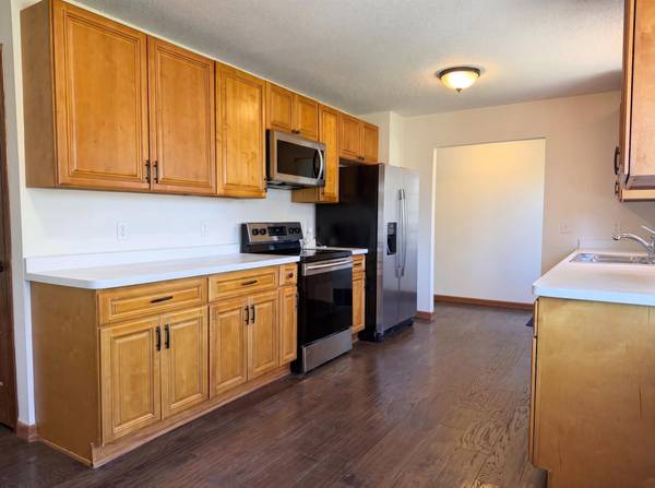 18817 Kenwood TRL, Lakeville, MN 55044