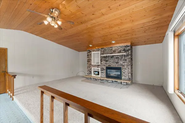 245 N Broadway, Alden, MN 56009