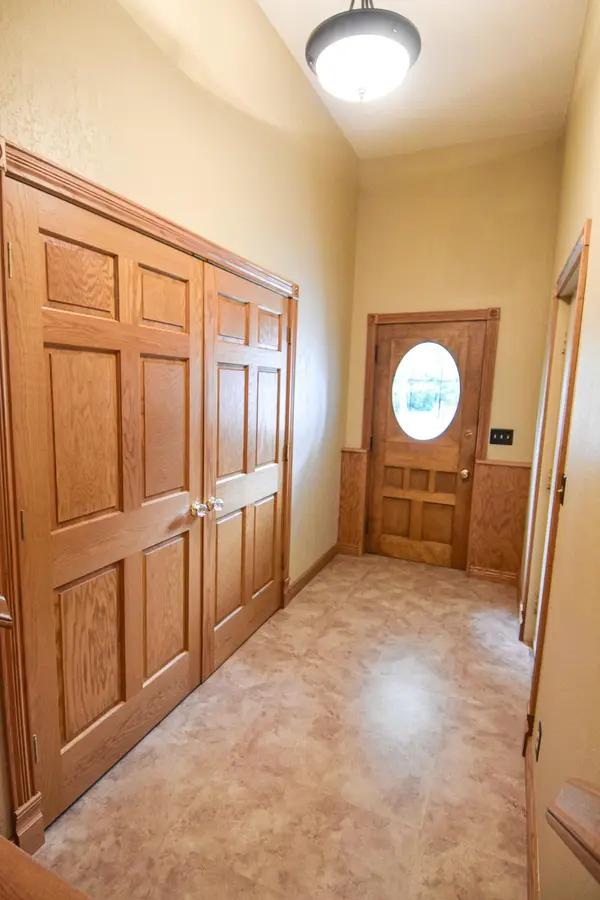 639 N 4th ST, Warren, MN 56762