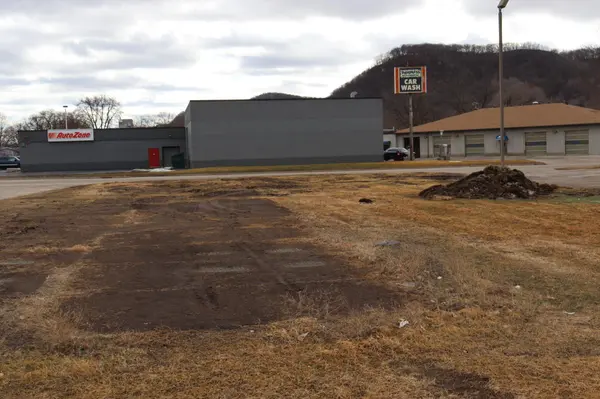 1797 Service DR, Winona, MN 55987