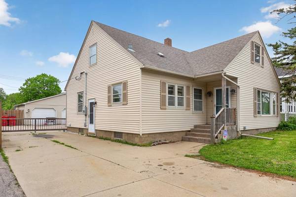305 N Mantorville AVE, Kasson, MN 55944