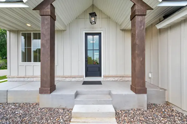 8006 201st ST W, Lakeville, MN 55044