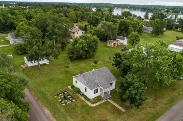 202 Lake AVE S, Ottertail, MN 56571