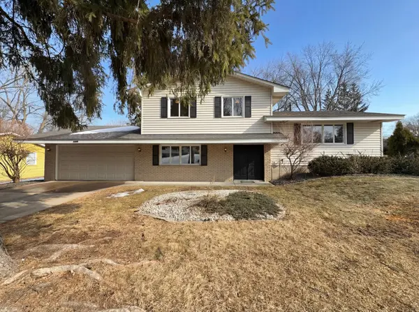 3480 Milton ST N, Shoreview, MN 55126