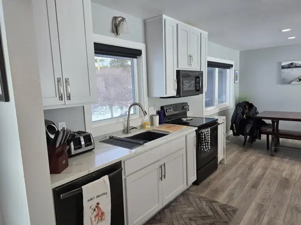 742 Shorewood DR, Detroit Lakes, MN 56501