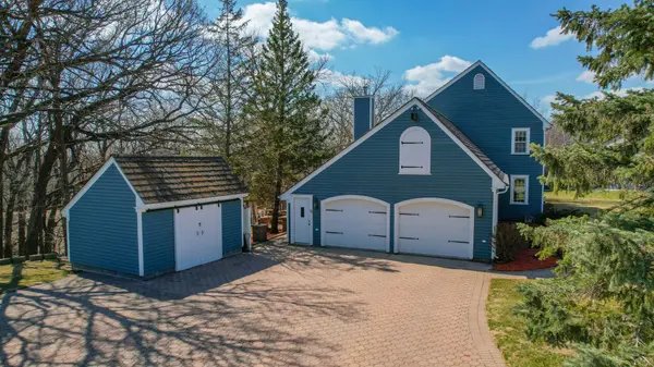 70 Jonathon DR, New Ulm, MN 56073