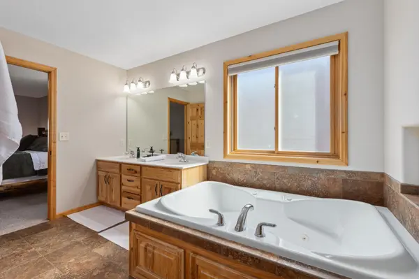 5586 White Pine DR #20, Pequot Lakes, MN 56472