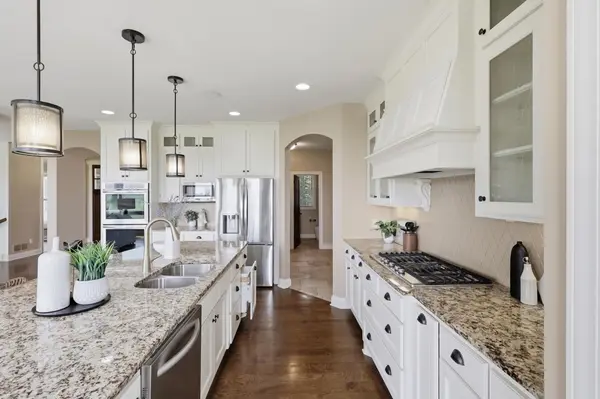 22 Leaf Wing DR, North Oaks, MN 55127
