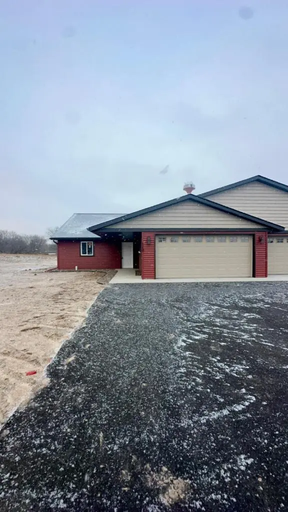109 Bal Veld DR, Pease, MN 56363