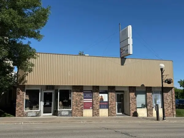 211/213 Broadway ST N, Crookston, MN 56716