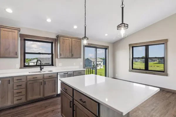 453 Coyote WAY, New Richmond, WI 54017