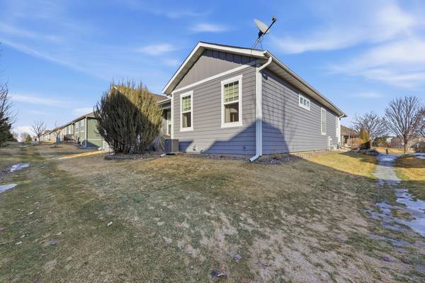 5023 Sundial LN, Woodbury, MN 55129
