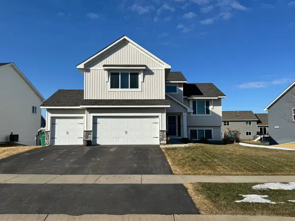 17821 Essex LN, Farmington, MN 55044