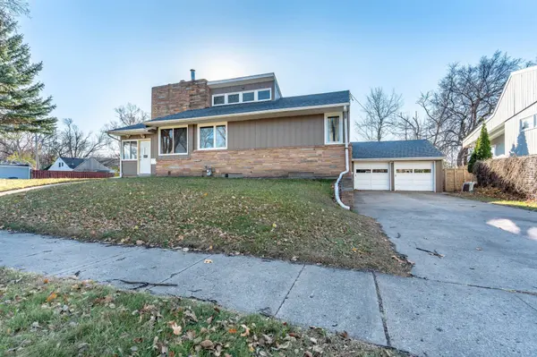 1015 11th AVE S, Moorhead, MN 56560