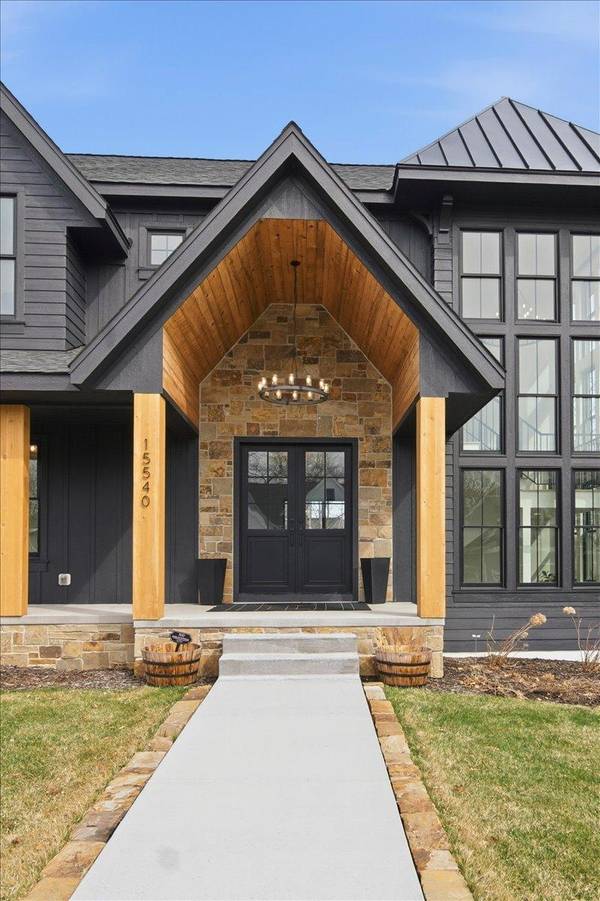 15540 52nd PL N, Plymouth, MN 55446