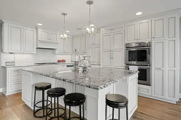 4018 Sunset DR, Spring Park, MN 55384
