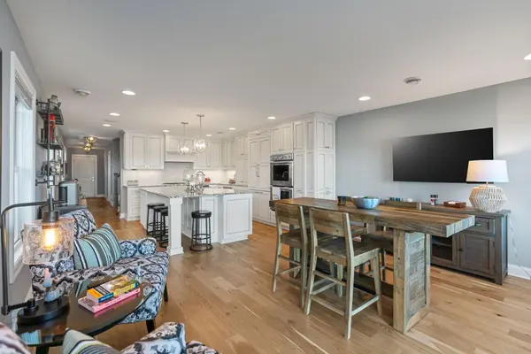 4018 Sunset DR, Spring Park, MN 55384