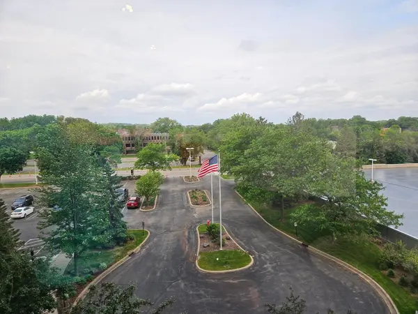 5601 Smetana DR #418, Minnetonka, MN 55343