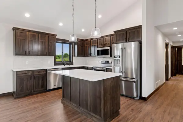 471 Coyote WAY, New Richmond, WI 54017