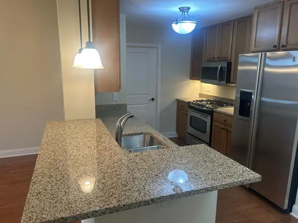 1320 Riverside LN #200, Mendota Heights, MN 55118