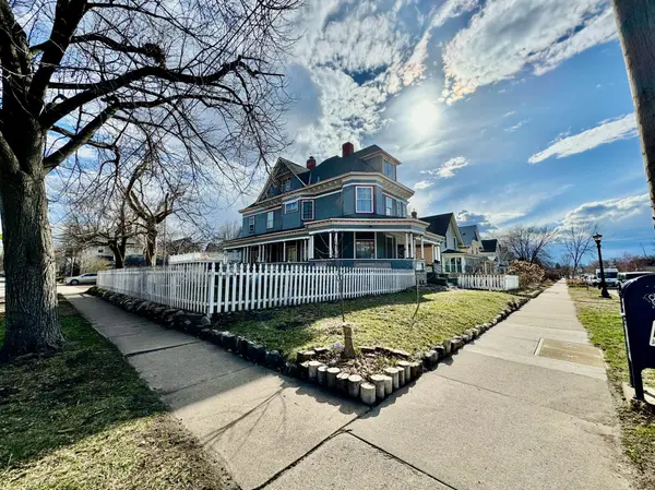 1464 Minnehaha AVE W, Saint Paul, MN 55104