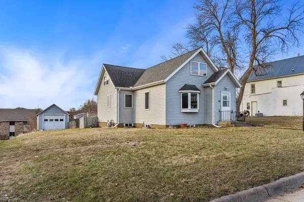 117 W Van Dusen ST, Springfield, MN 56087