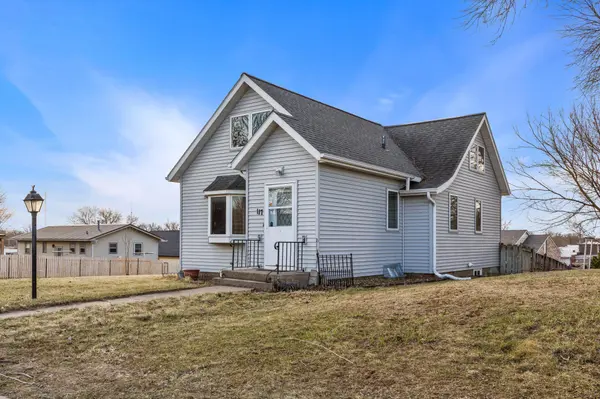 117 W Van Dusen ST, Springfield, MN 56087