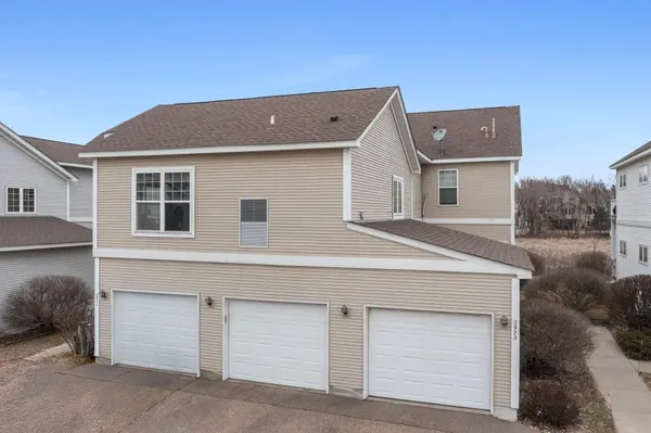 2923 Hemingway DR, Chaska, MN 55318