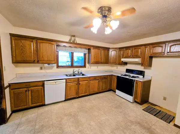 302 8th AVE NW, Pipestone, MN 56164