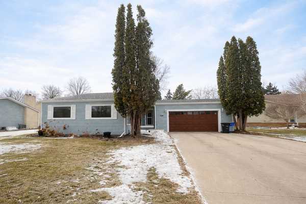 3402 Par ST N, Fargo, ND 58102