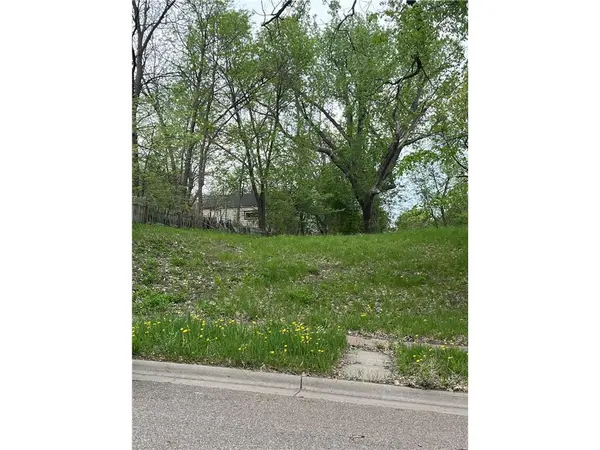 137 Sims AVE, Saint Paul, MN 55117