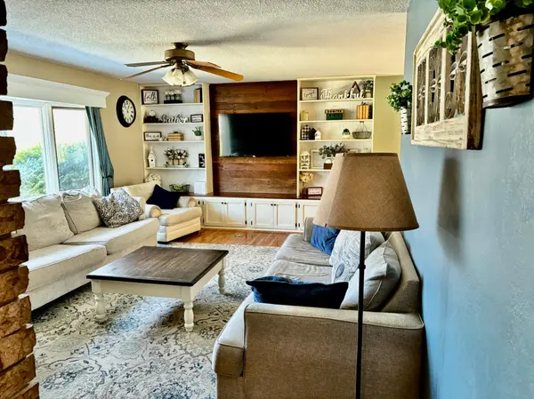 406 Robin RD, Albert Lea, MN 56007