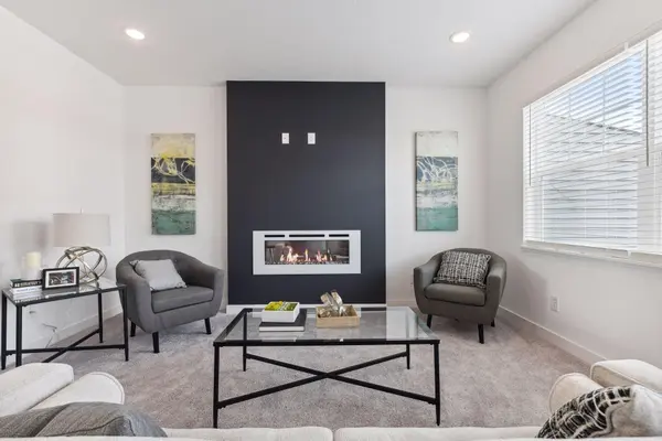 3139 Clover Ridge DR, Chaska, MN 55318