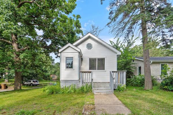 100 Warner AVE S, Mahtomedi, MN 55115