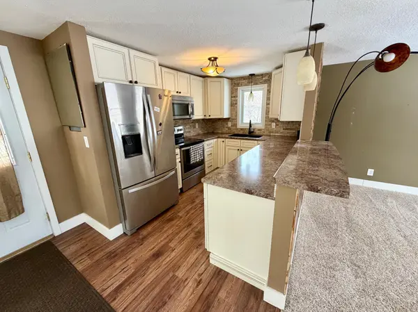 809 11th AVE SE, Roseau, MN 56751