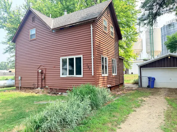 107 S Buckingham ST, Hardwick, MN 56134
