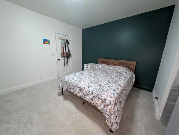 915 Rose AVE E, Saint Paul, MN 55106